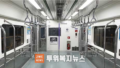 자전거 거치대가 설치된 전동칸 모습