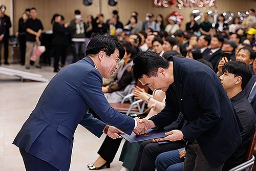 표창장 전달