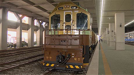 교외선 열차 사진