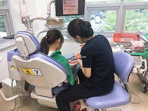 수원병원치과주치의사업 진료 사진