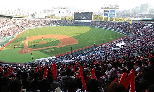 잠실야구장 홈경기 장면