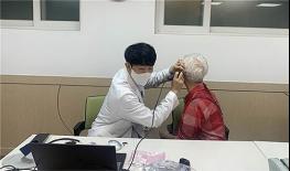 경남도, 난청 어르신 120명에 ‘행복의 소리’ 선물 기사 이미지