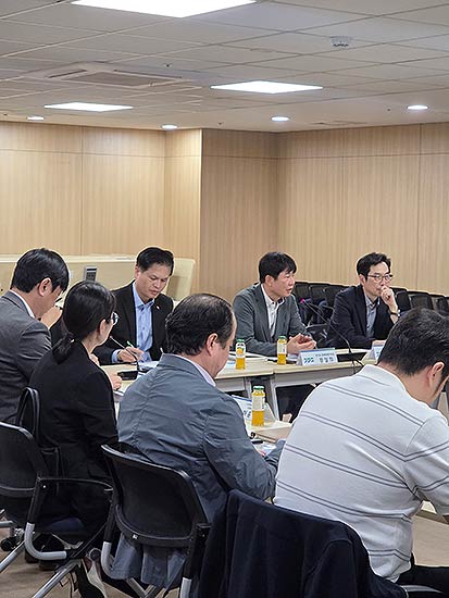 간담회 사진